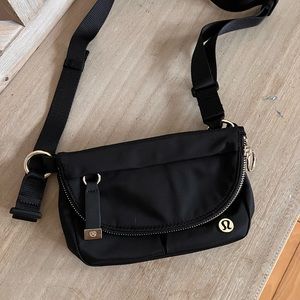 NWOT Lululemon Festival Bag Micro 1.5. 18cm x 5cm x 14cm brand new!!